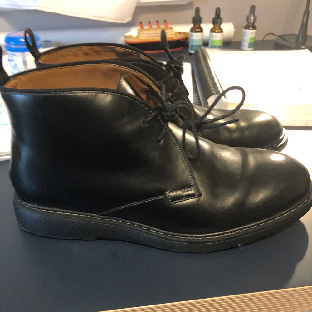 Bostonian Clark’s black men’s leather boots